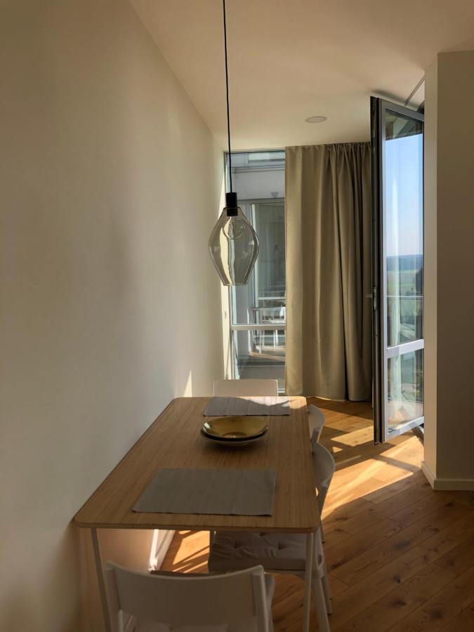 Pietryciu Apartamentai, Elija,