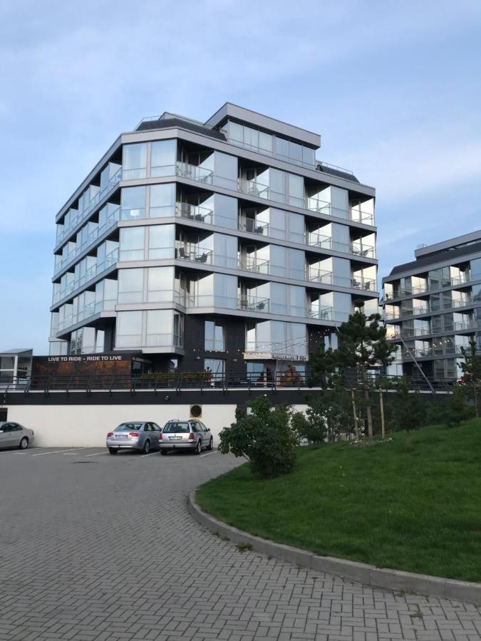 Pietryciu Apartamentai, Elija,