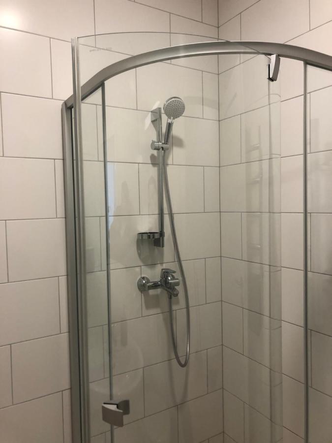 Pietryciu Apartamentai, Elija, *